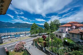 Residenza Oleandro Lake View Luino Center
