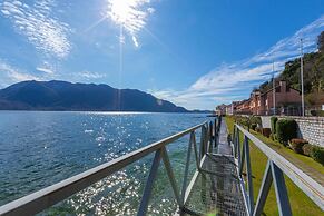 Blu Lake Apartment on Ghiffa Beach