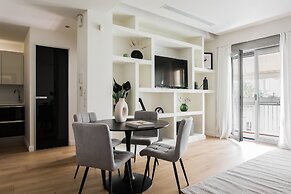 Striking 1BR Apartment in Kolonaki B