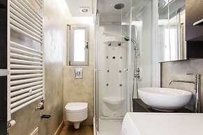 Striking 1BR Apartment in Kolonaki B