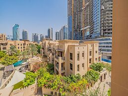 Monty - Colorful Apartment near Dubai Mall with Balcony 