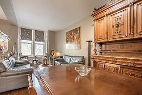 Beautiful 2 BR in the Heart of Downtown