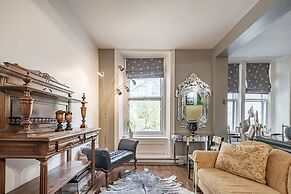 Beautiful 2 BR in the Heart of Downtown