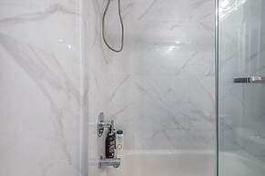 Beautiful 2 BR in the Heart of Downtown