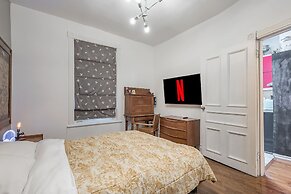 Beautiful 2 BR in the Heart of Downtown