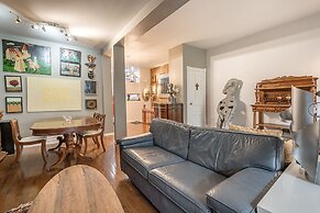 Beautiful 2 BR in the Heart of Downtown