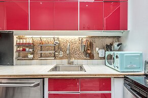 Beautiful 2 BR in the Heart of Downtown