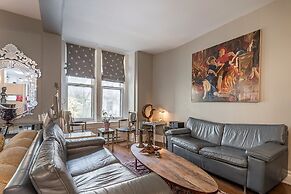 Beautiful 2 BR in the Heart of Downtown