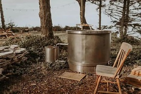 Treehouse over the water - Eagle's Nest