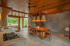 Diamond Beach Villas