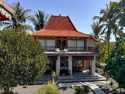 Diamond Beach Villas