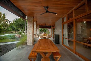 Diamond Beach Villas