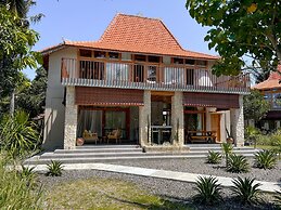 Diamond Beach Villas