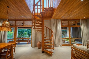 Diamond Beach Villas