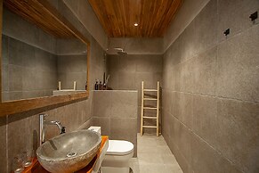 Diamond Beach Villas