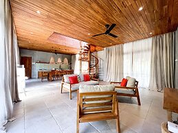 Diamond Beach Villas