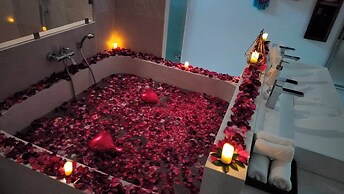 White Whale Beachfront Pool Villa