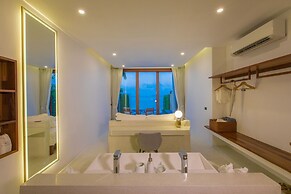 White Whale Beachfront Pool Villa