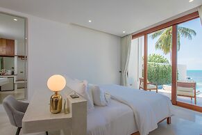 White Whale Beachfront Pool Villa