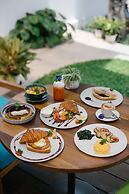 White Whale Beachfront Pool Villa