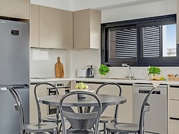 Sanders Only - Delightful 2-bdr Apt With Balcony