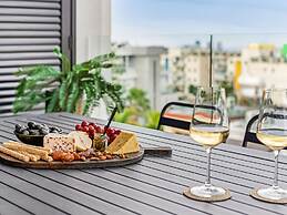 Sanders Only - Delightful 2-bdr Apt With Balcony