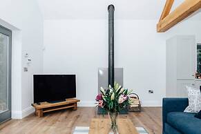 The Oak - Brand new Countryside 2 Bedroom Annex - From 165 Per Night