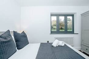 The Oak - Brand new Countryside 2 Bedroom Annex - From 165 Per Night