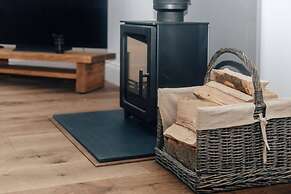 The Oak - Brand new Countryside 2 Bedroom Annex - From 165 Per Night