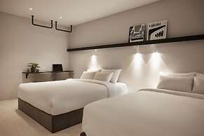 The Connoisseur Residence Hotel