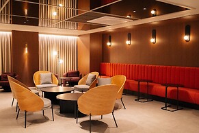 The Connoisseur Residence Hotel