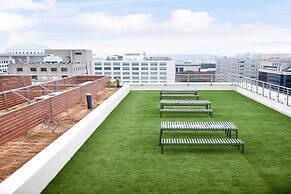 The Connoisseur Residence Hotel