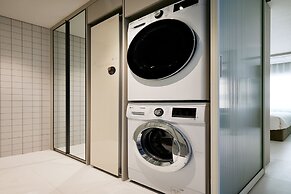 The Connoisseur Residence Hotel