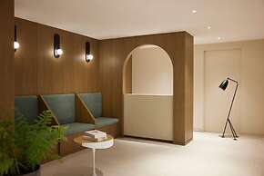 The Connoisseur Residence Hotel