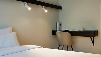 The Connoisseur Residence Hotel