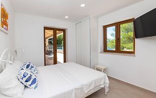 Beachfront Villa Brulupes