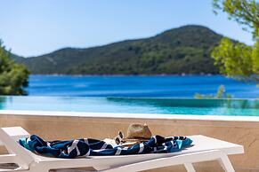 Beachfront Villa Brulupes