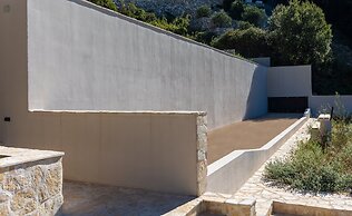 Beachfront Villa Brulupes