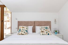 Beachfront Villa Brulupes