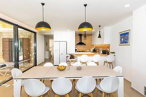 Beachfront Villa Brulupes