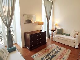 Jump Into the Lull Apartment