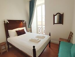 Jump Into the Lull Apartment