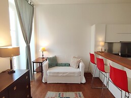 Jump Into the Lull Apartment