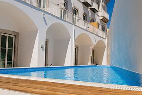 Jump Into the Lull Apartment