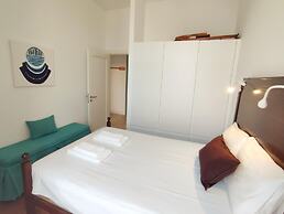 Jump Into the Lull Apartment