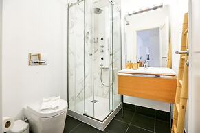 Jump Into the Lull Apartment