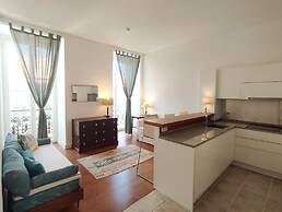 Jump Into the Lull Apartment