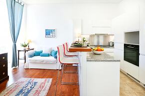 Jump Into the Lull Apartment