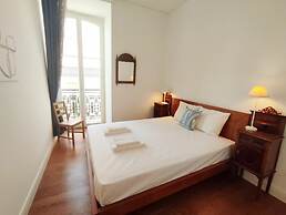 Jump Into the Lull Apartment