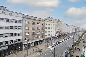 Gdynia Świętojańska Apartment by Renters